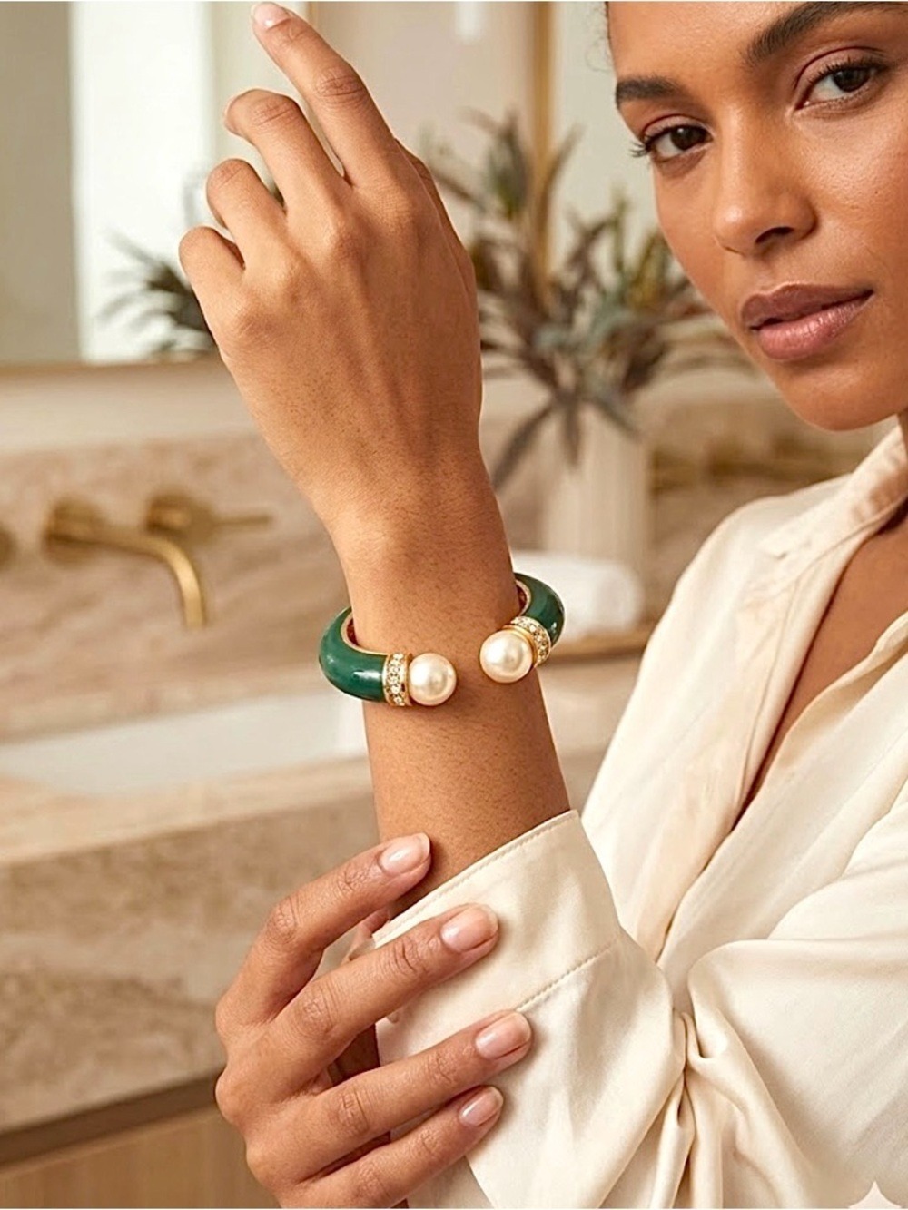 5/$20!! Emerald Green Pearl Accent Cuff Bracelet